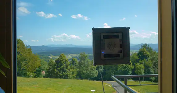 What is the Best Window Cleaning Robot