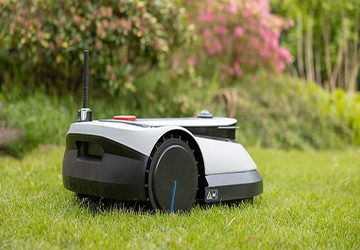 Ecovacs G1 800 VS. LINCINCO J300