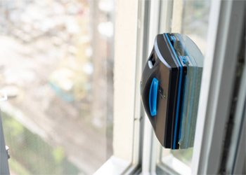 What Robot Cleans Skyscraper Windows? Commercial Automation Explained