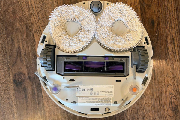 How can I fix a robot vacuum that leaves dirt behind?