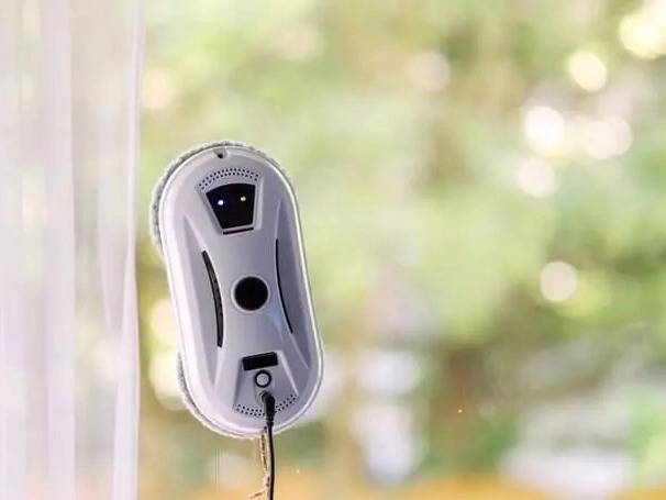 Window Cleaning Robot vs Manual Cleaning: The Hybrid Truth